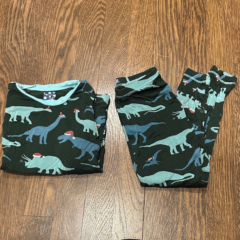 Kickee Pants Holiday Pjs NWOT
